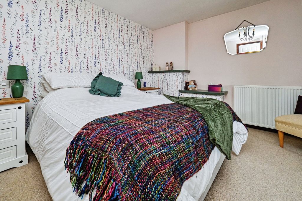 Property photo 3 of 26