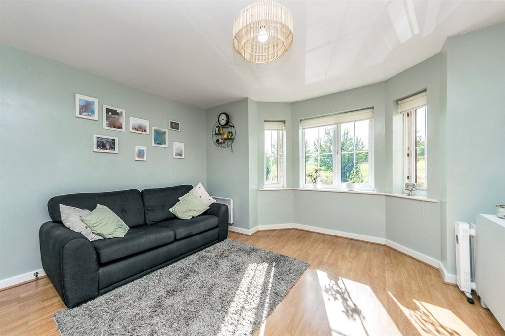 Property photo 2 of 12 Picture No. 21