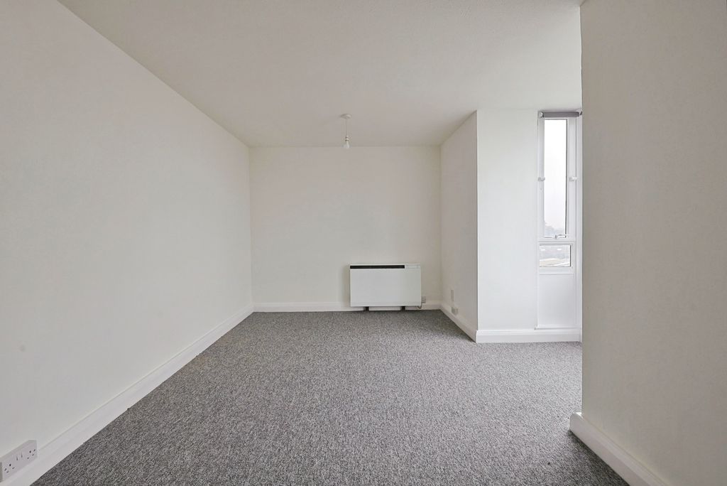 Property photo 3 of 20 Pbox-Img.Jpg