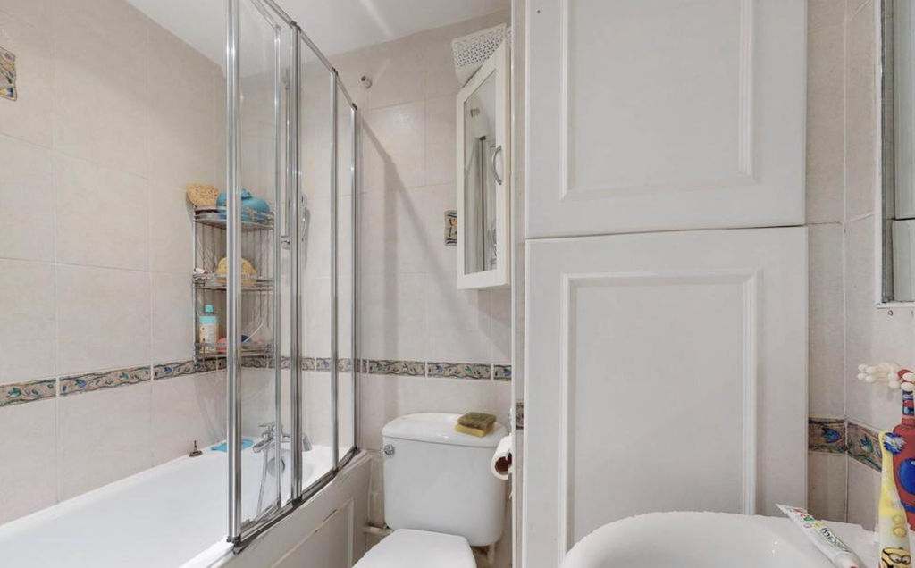 Property photo 2 of 11