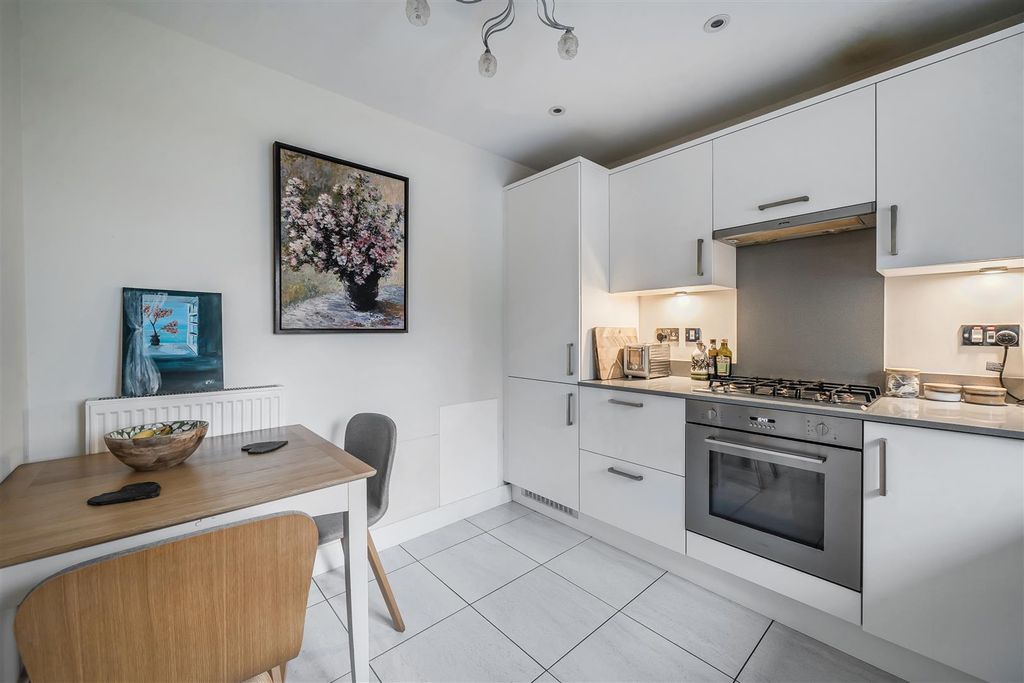 Property photo 3 of 21 1380310-4-6913601E27d93.Jpg