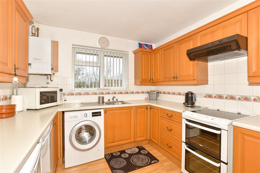 Property photo 3 of 14 Kitchen