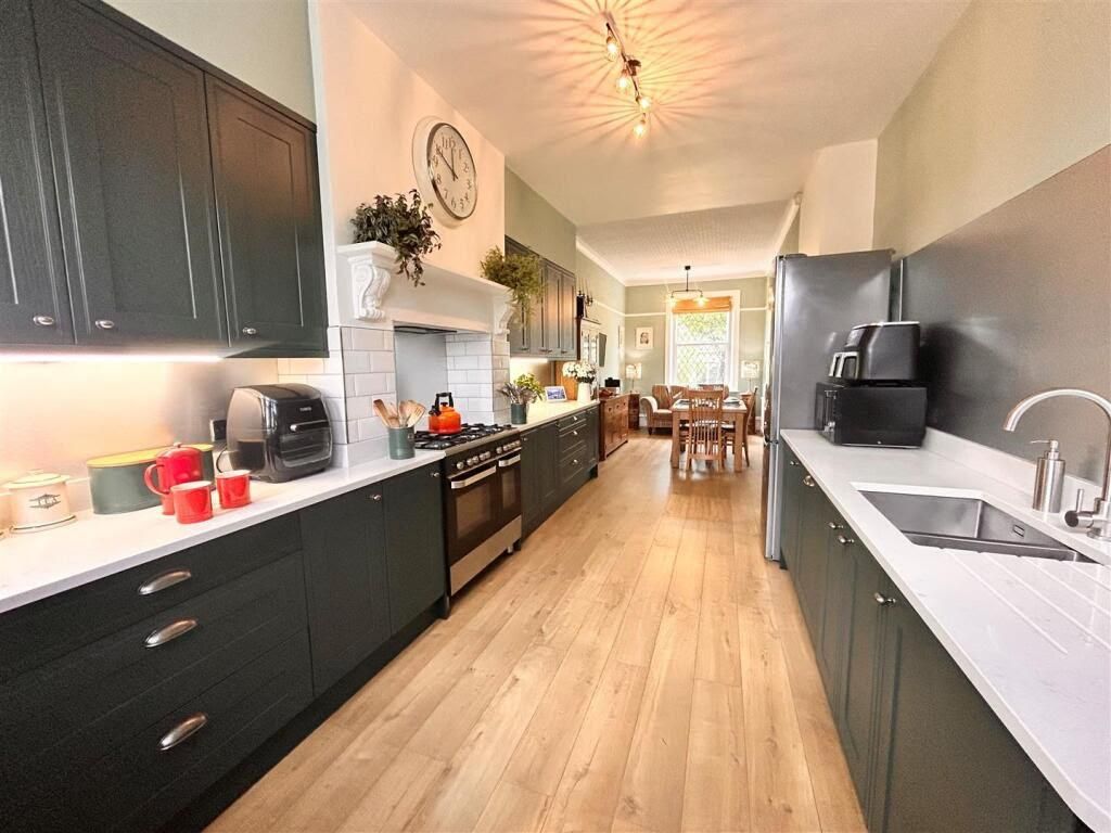 Property photo 2 of 26 Kitchen.Jpg
