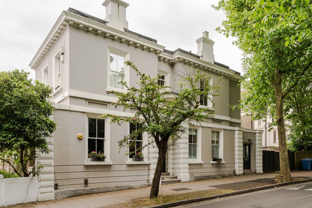 Property photo 1 of 19 287484 - C, 195, Camberwell Grove-26.Jpeg