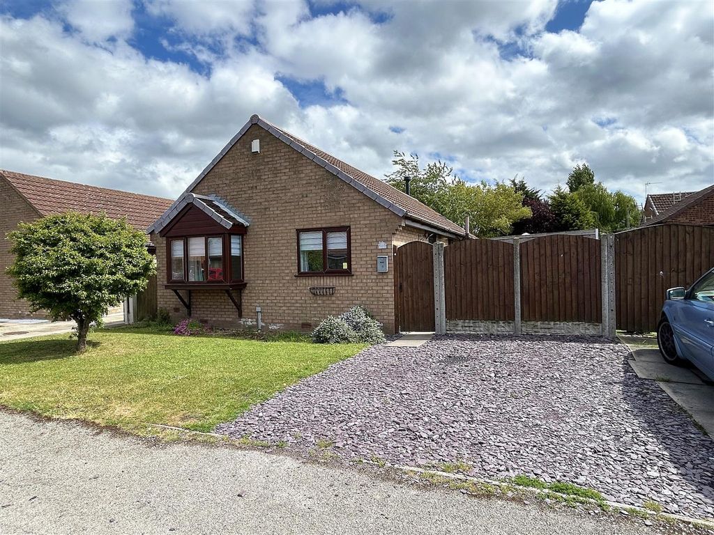 Property photo 1 of 11 Front External