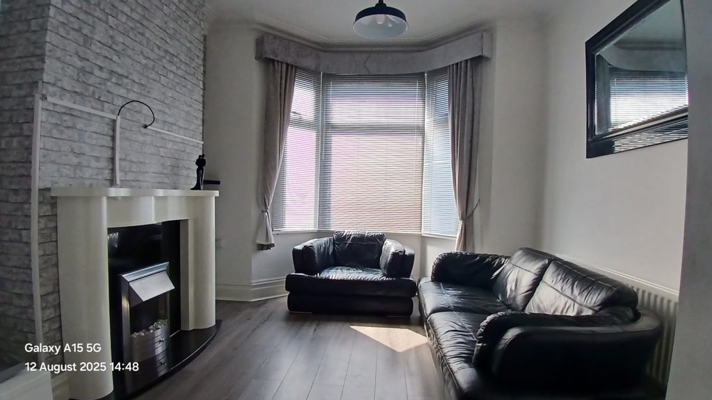 Property photo 2 of 8 23 Coleridge Road 12.08 (1)