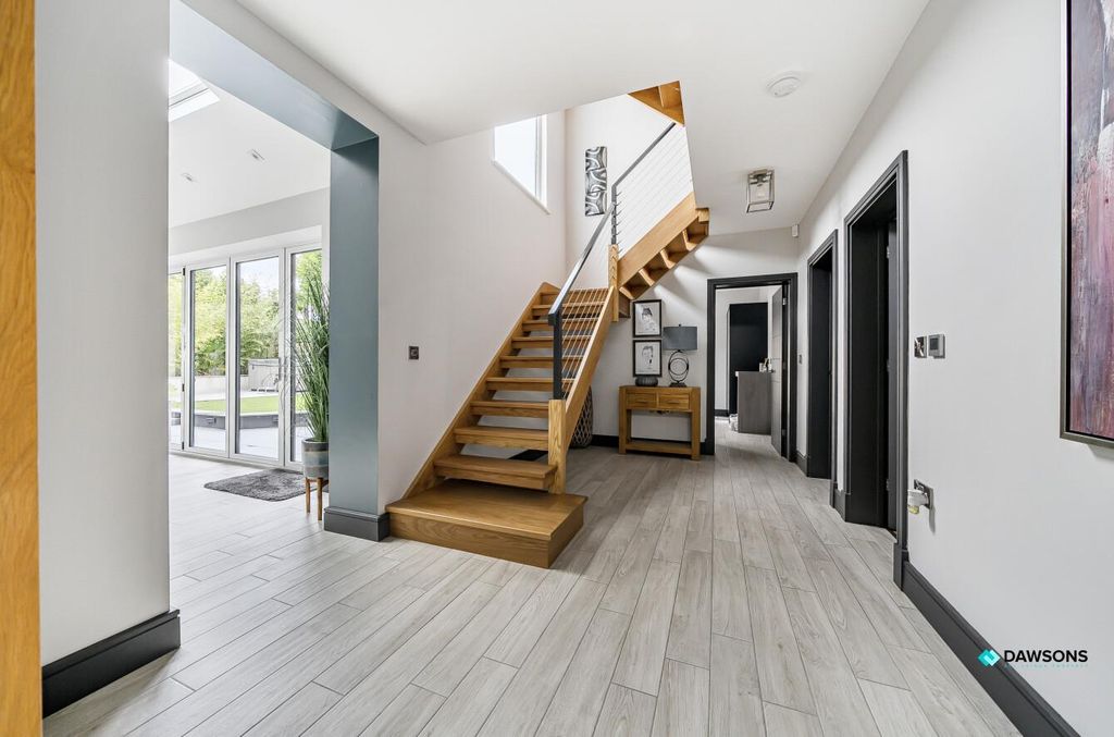 Property photo 3 of 25 32cd957F-4Dd0-498E-948E-66853F5Ab0c7.Jpg