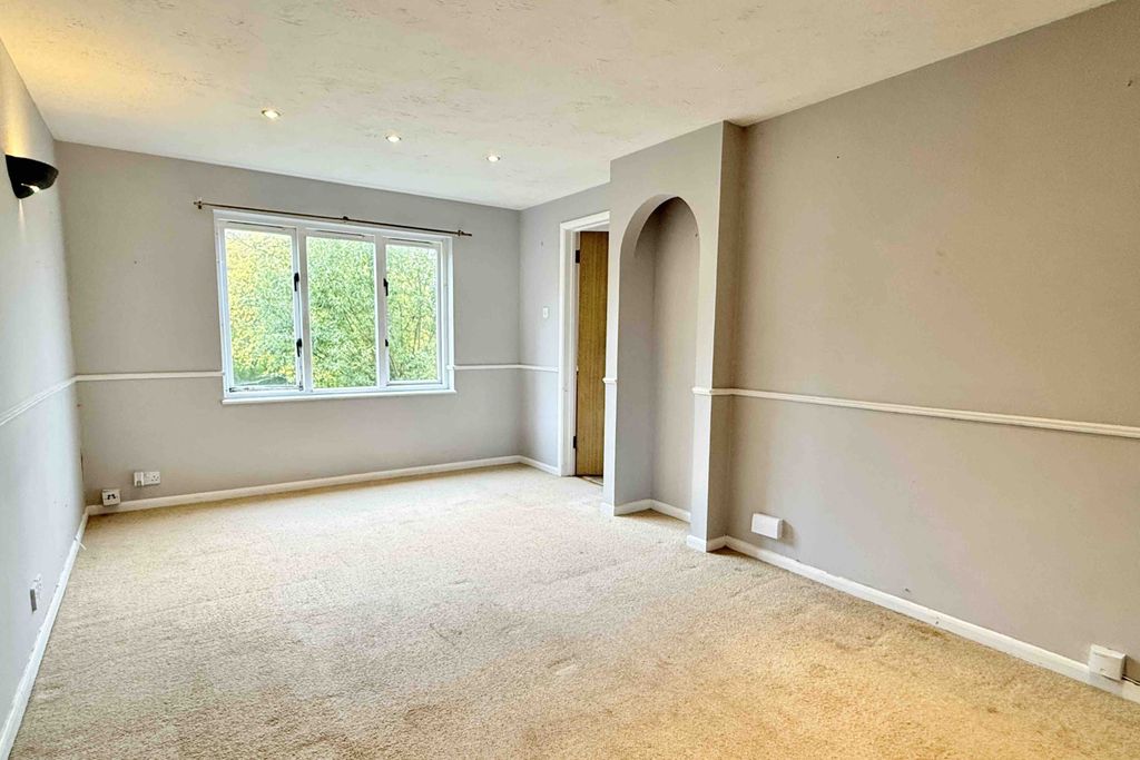 Property photo 2 of 11 Gallery