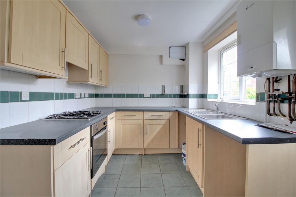 Property photo 3 of 9 Kitchen