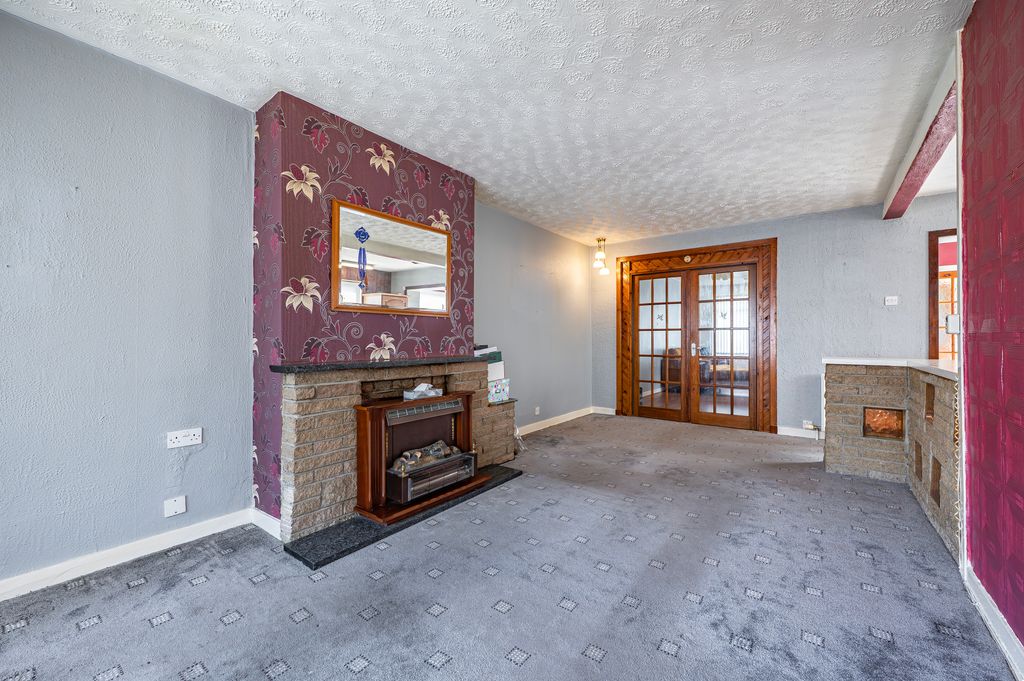 Property photo 2 of 29
