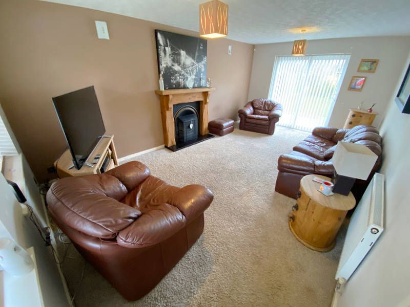 Property photo 3 of 35 Lounge