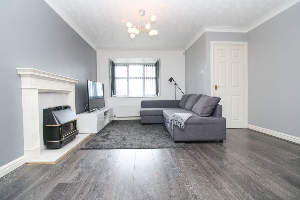 Property photo 2 of 13 Lounge