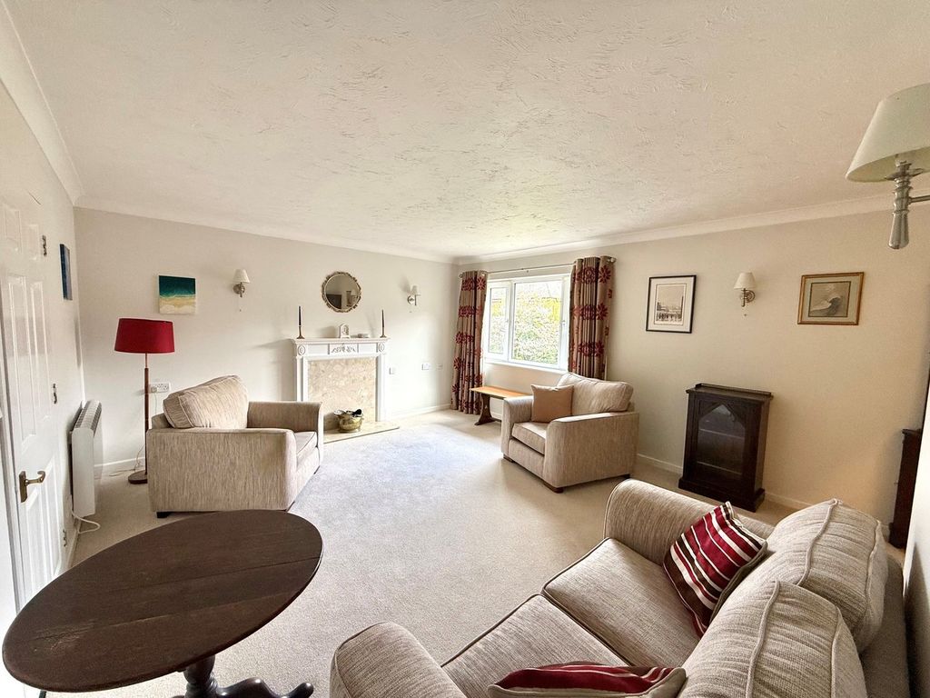 Property photo 2 of 10