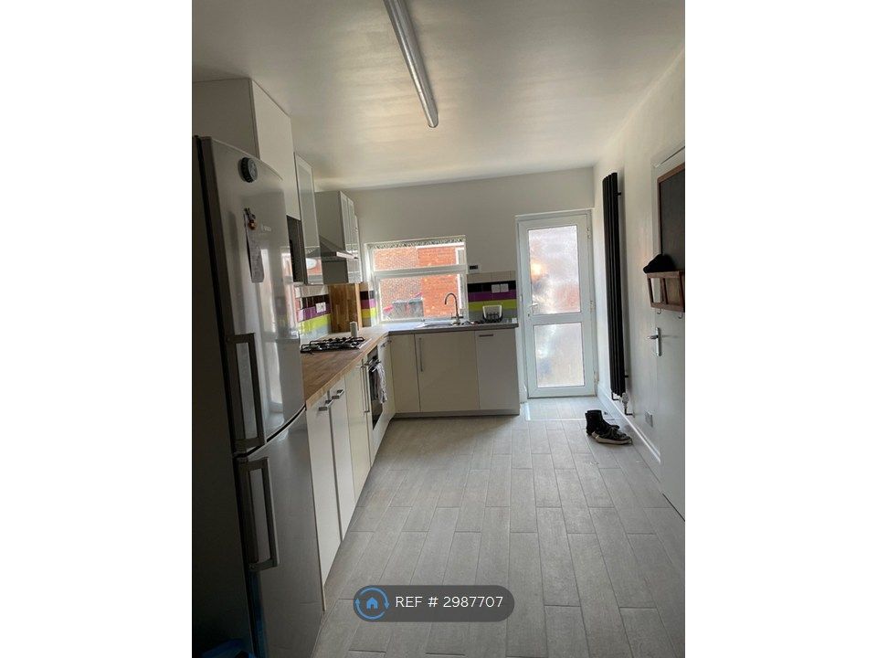 Property photo 2 of 16 Kitchen