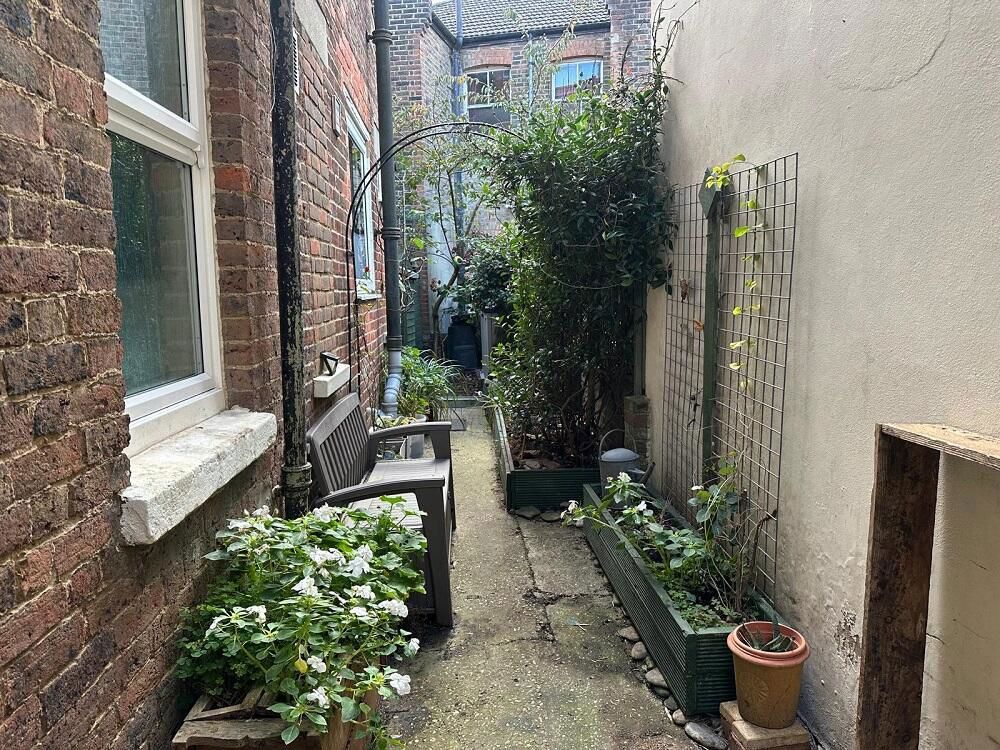 Property photo 2 of 14