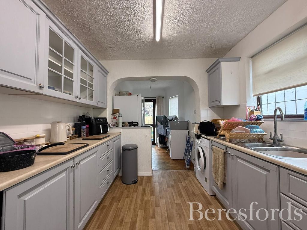 Property photo 2 of 15 Picture No. 28