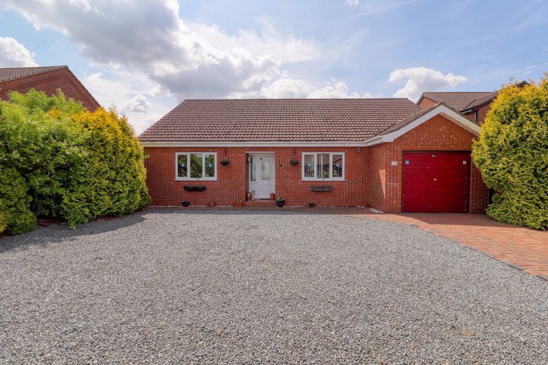 Property photo 1 of 11 Frontal