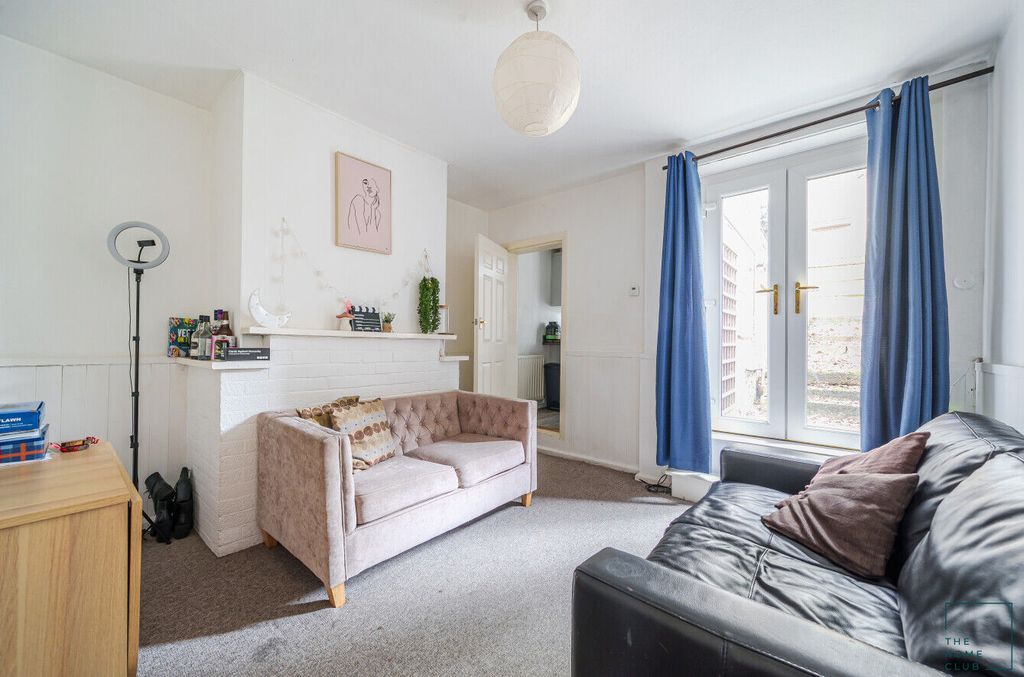 Property photo 2 of 13 8231A9c5-c916-4cc9-84cc-98E6Fe75908d