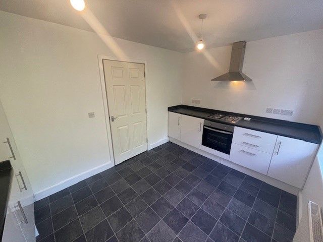 Property photo 3 of 17 Photo 8