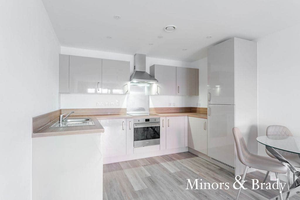 Property photo 3 of 19