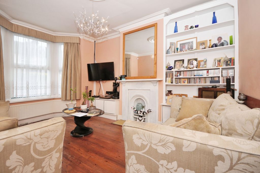 Property photo 2 of 17 Photography