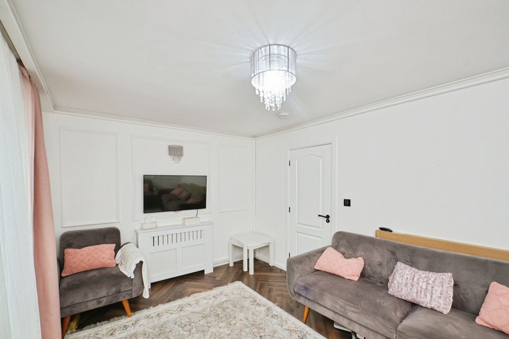 Property photo 3 of 15 Living Room
