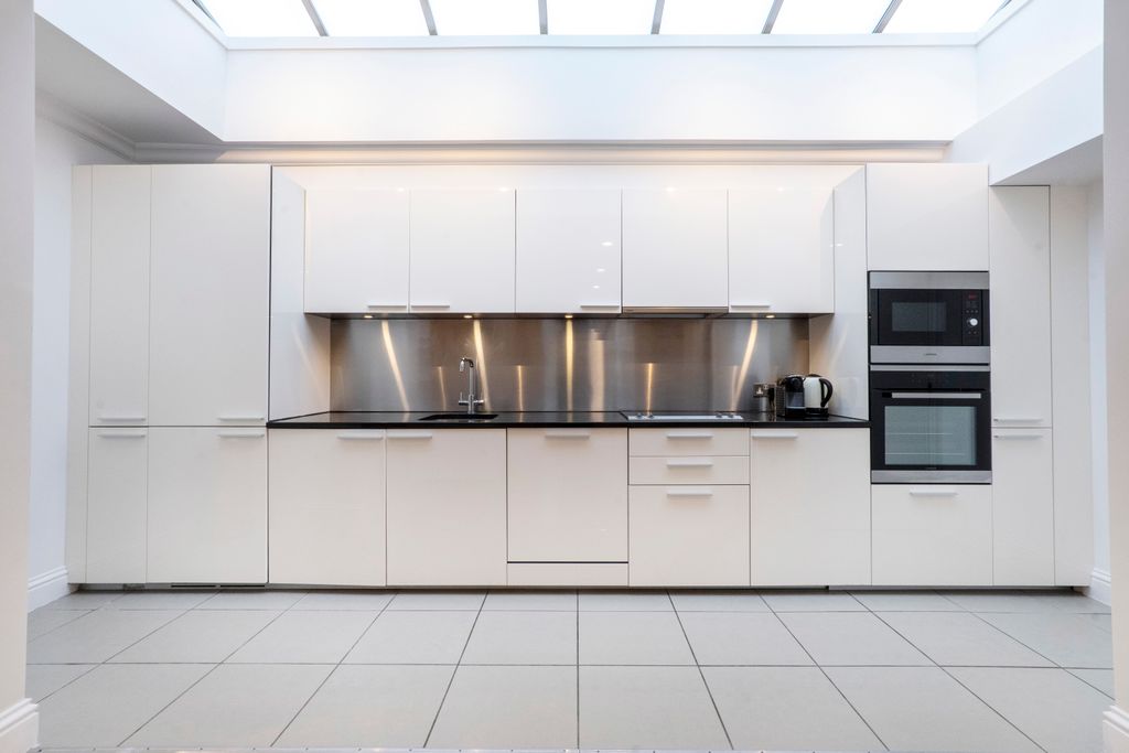 Property photo 2 of 9 Gallery