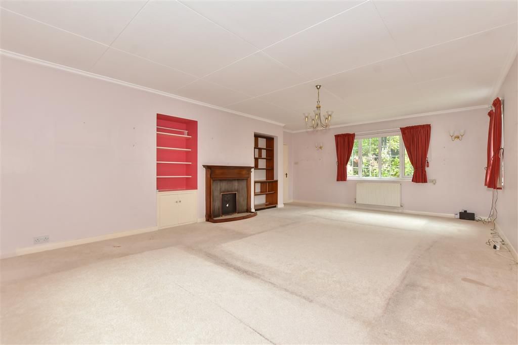 Property photo 1 of 12 Sitting Room