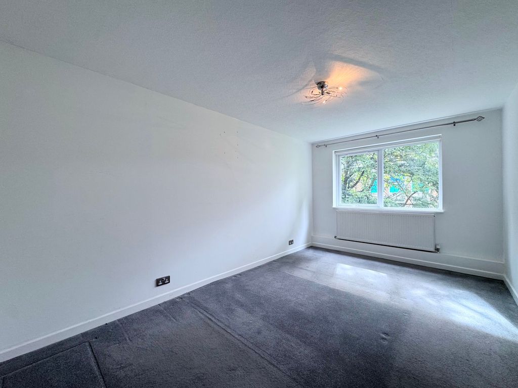 Property photo 3 of 12 Bedroom