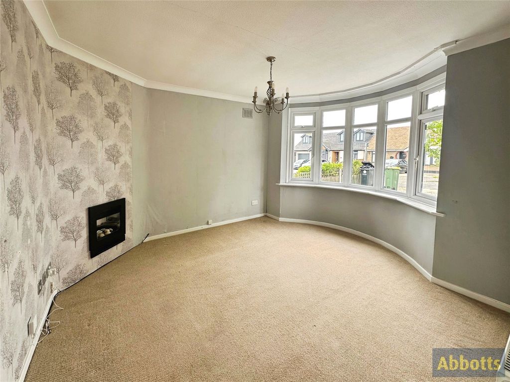 Property photo 2 of 18 Picture No. 01