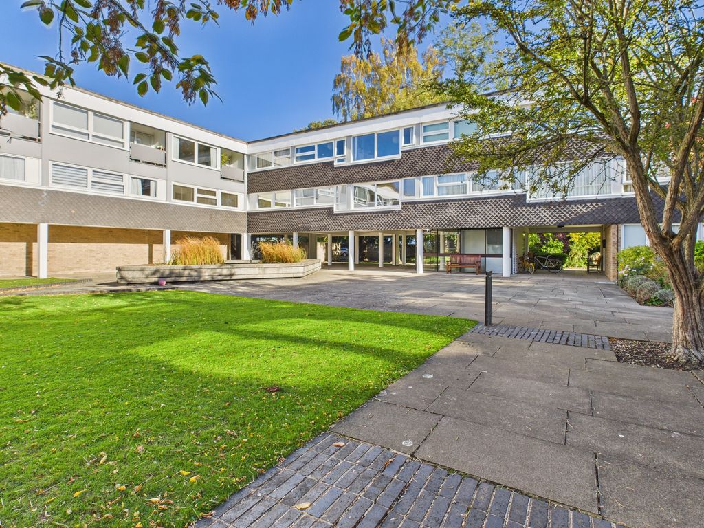 Property photo 1 of 18 Cam02545G0-Pr0517-Still019