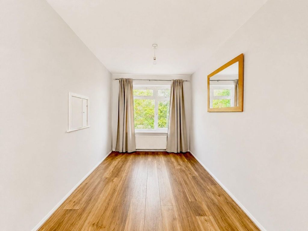 Property photo 3 of 14 Living Room