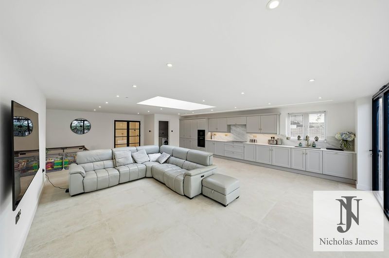 Property photo 3 of 26 Photo 15