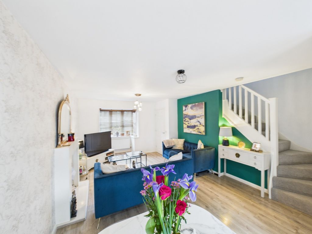 Property photo 3 of 17 4744678