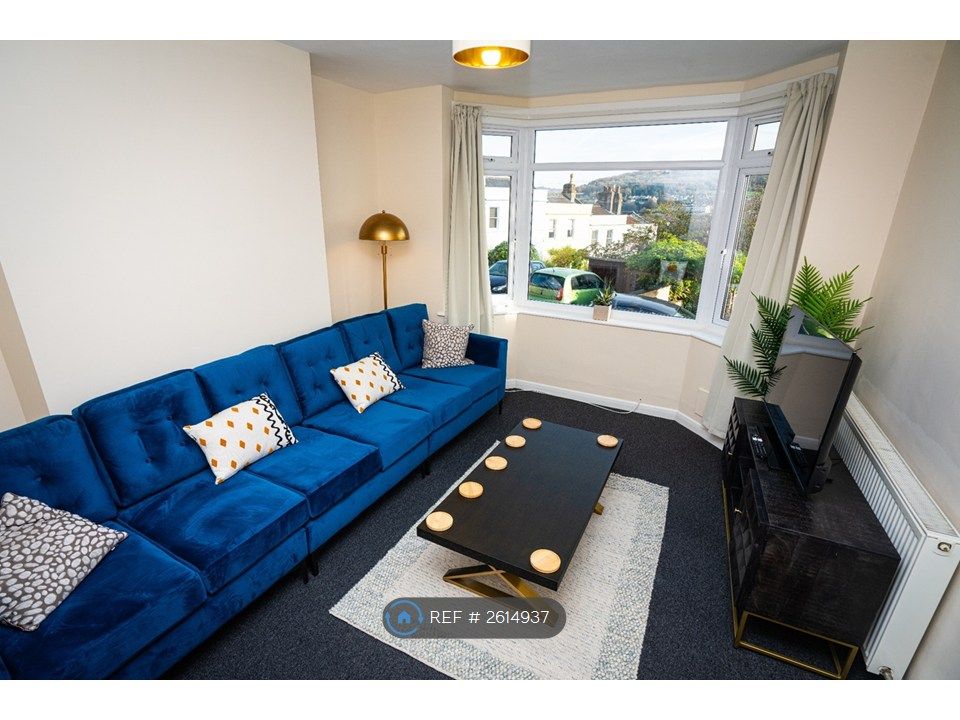 Property photo 3 of 35