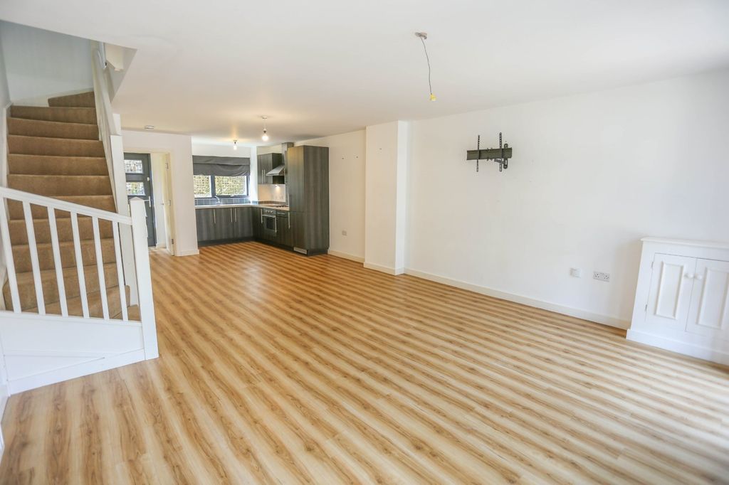 Property photo 2 of 13 Picture 2