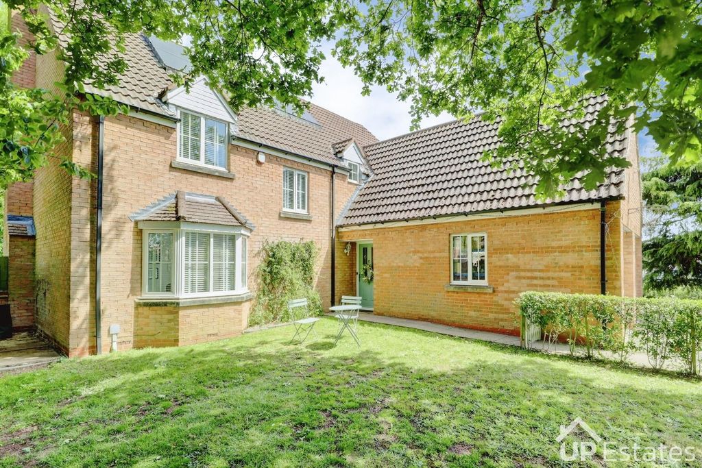 Property photo 1 of 41