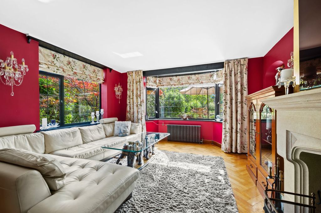 Property photo 3 of 23