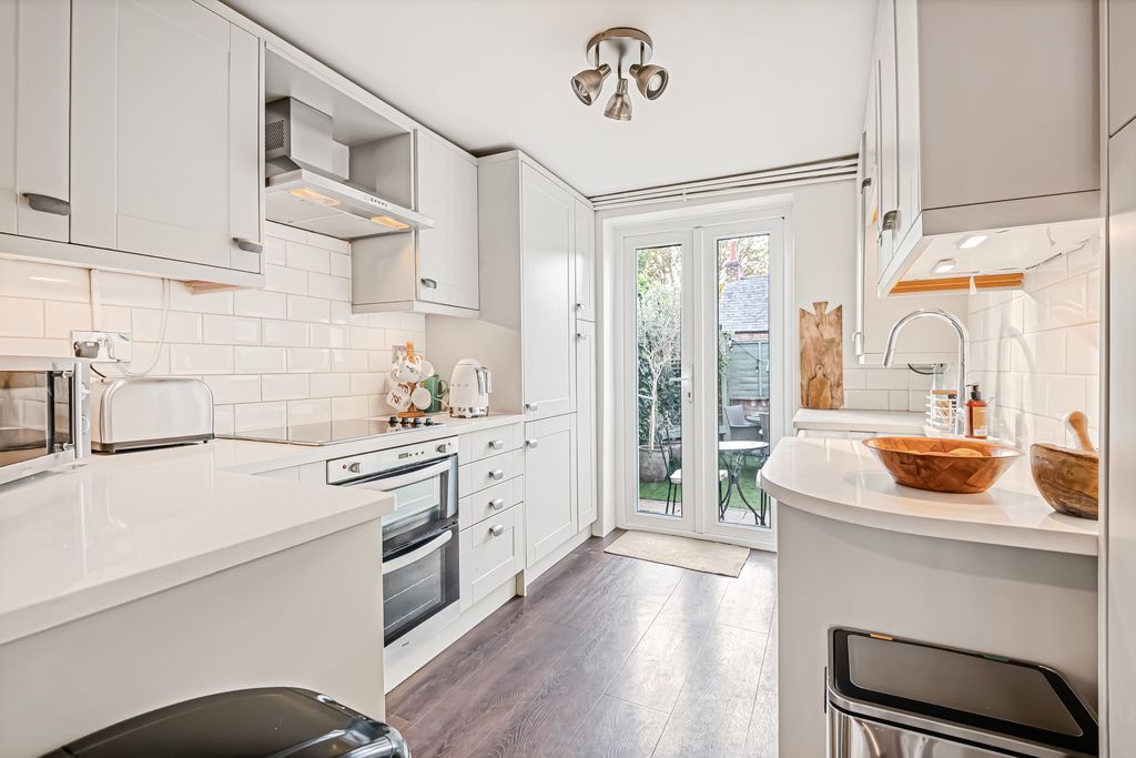 Property photo 3 of 28