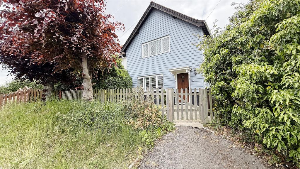 Property photo 1 of 18 Outside - Front