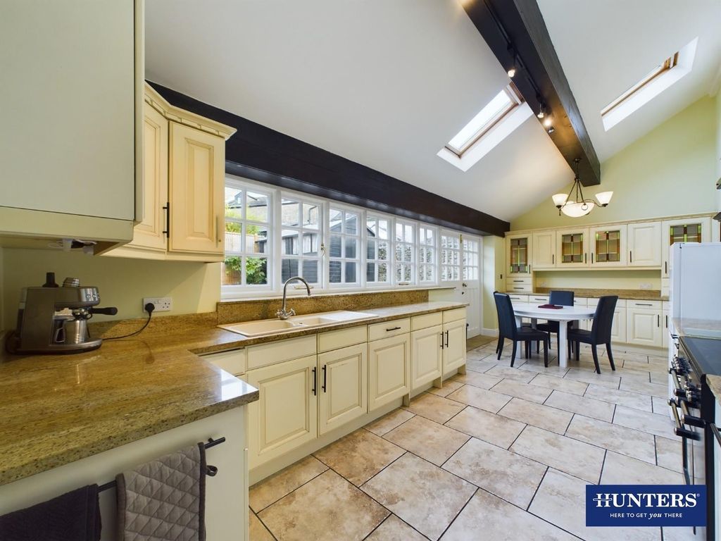 Property photo 2 of 40 Kitchen