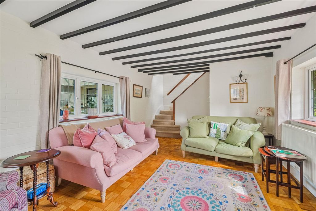 Property photo 2 of 26 Wonford Close