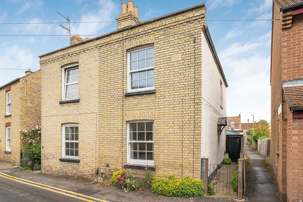 Property photo 1 of 12