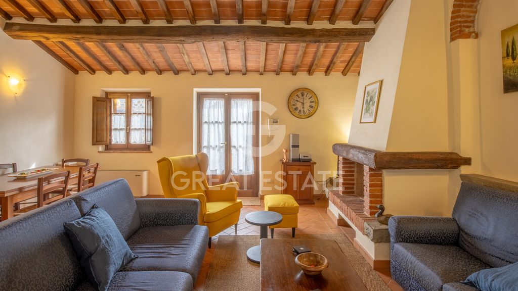 Property photo 2 of 21 Interiors