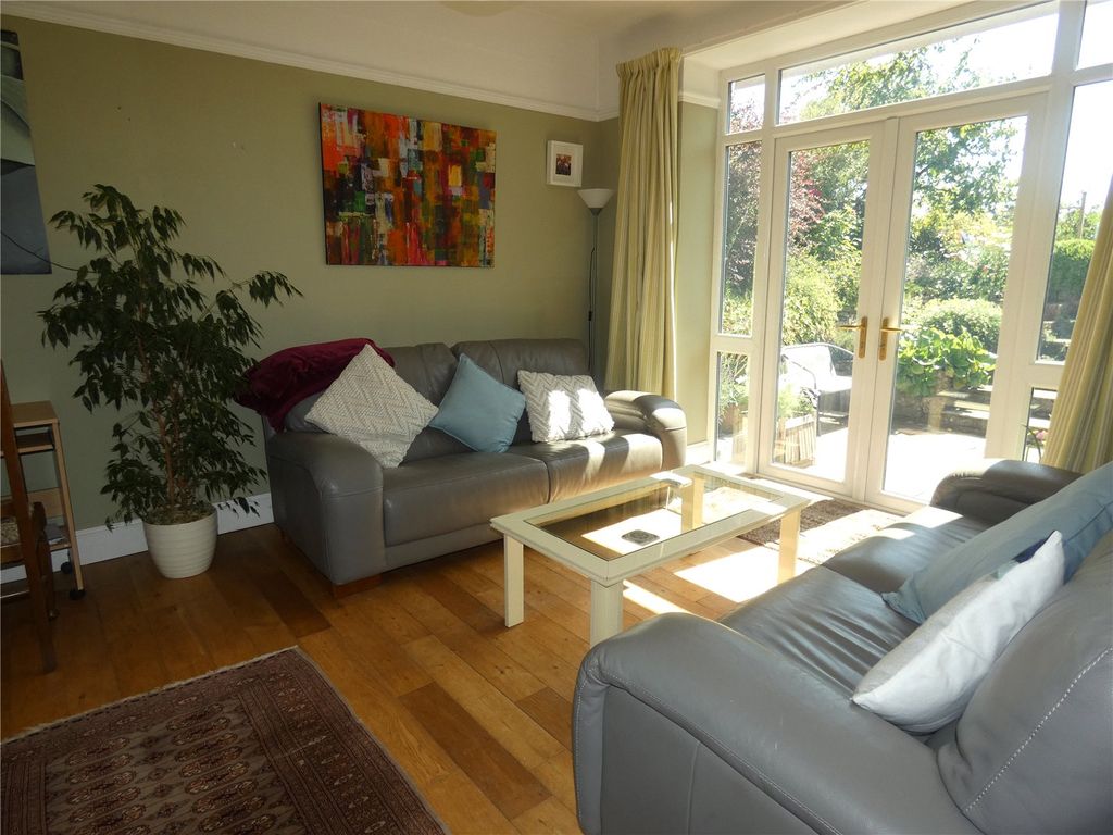 Property photo 2 of 21 Sitting Room