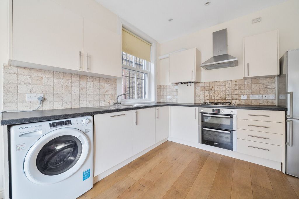 Property photo 3 of 18 Picture No. 11