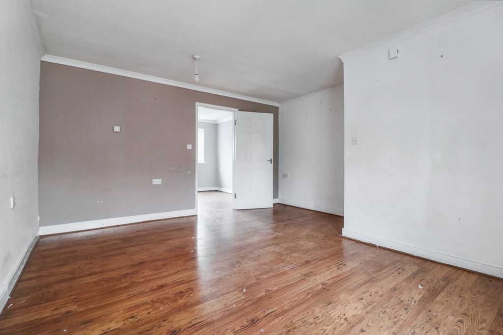 Property photo 3 of 17 23 Emblehope, Blackfell, Washington, Tyne And Wear, Ne37 1Sh