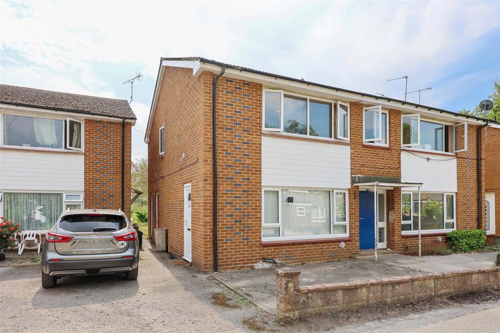 Property photo 1 of 15 External