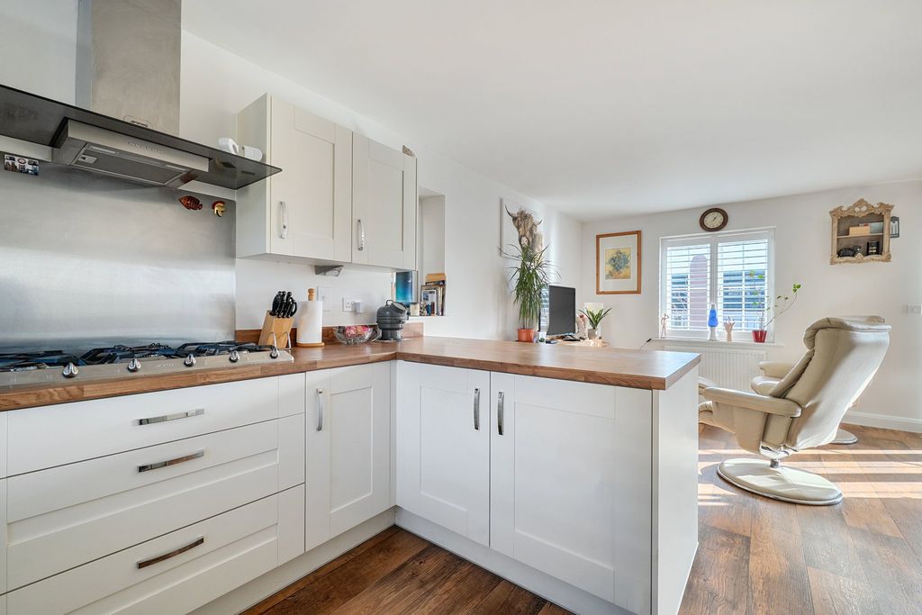 Property photo 3 of 22