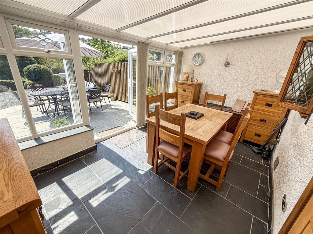 Property photo 3 of 27 Conservatory